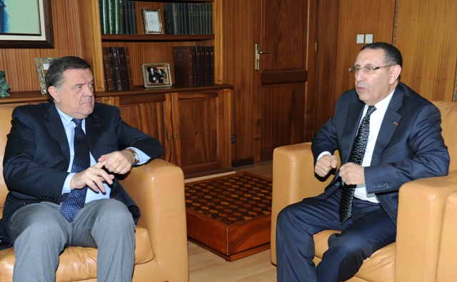 M.Amrani avec le Président de la délégation Maghreb et co-président de la commission parlementaire mixte Maroc-Union européenne, M. Pier Antonio Panzeri.