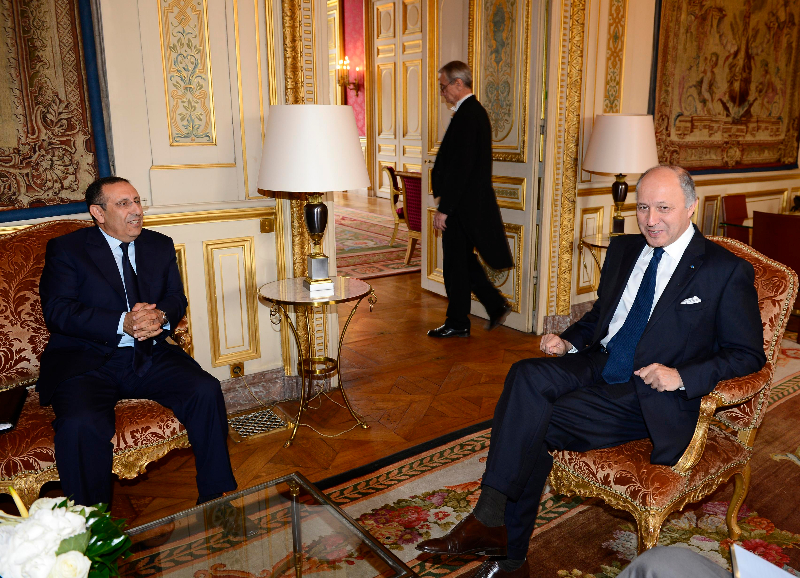 M. Amrani s\'entretient avec avec le chef de la diplomatie française, M.Laurent Fabius.