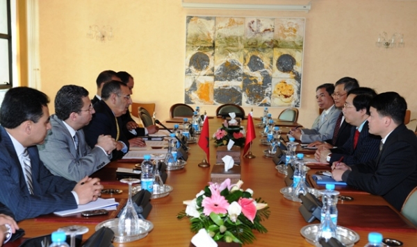 Entretiens de M. Amrani avec le Vice-Ministre Vietnamien des Affaires Etrangères, Nguyen Thanh Son.