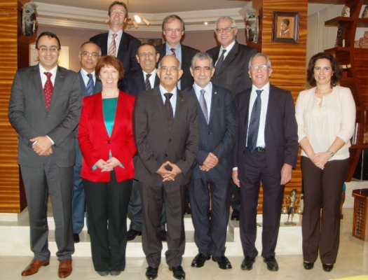 M. Amrani en compagnie de la Haute représentante de l’UE pour les affaires étrangères et la politique de sécurité, Catherine Ashton.