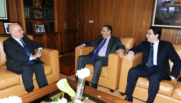 M. Youssef Amrani  avec le Secrétaire Général du Ministère grec des Affaires Etrangères, M. Ioannis-Alexios Zepos.